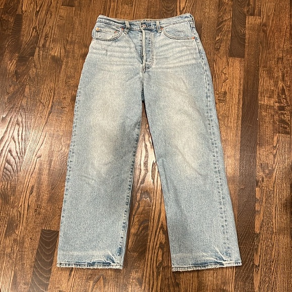 LEVI’s ribcage ankle straight jeans in “let’s share”